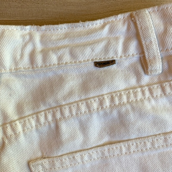 O'Neill Womens 27 white denim Jean Shorts frayed edge pockets surf skate beach - Picture 6 of 6